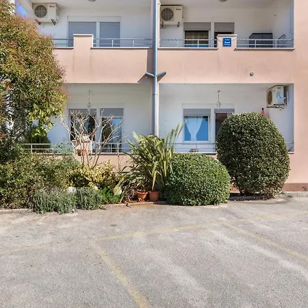 Cozy Little Place In Amazing Istria Peroj